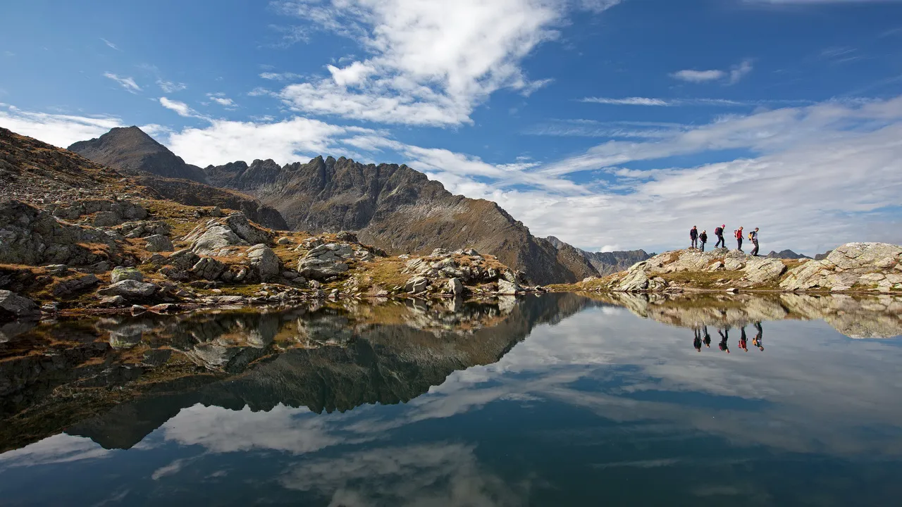 13 vackra små sjöar: Klafferkessel - Schladming Dachstein Tauern Höhenweg semester i Österrike
