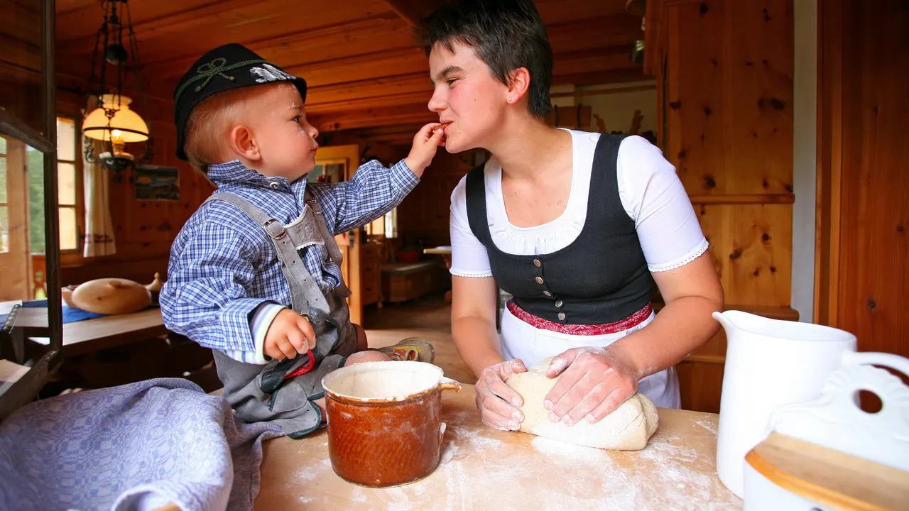 Lunch på Steinitzenalm vandring semester i Österrike