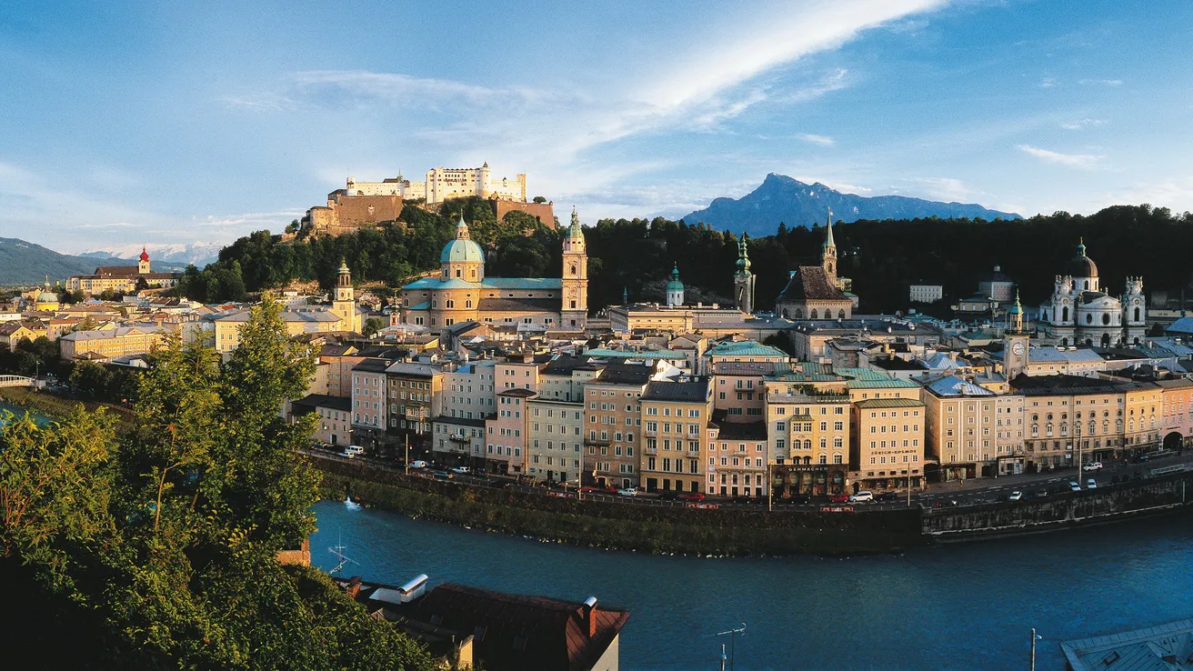 Salzburg fästning Hohensalzburg Österrike cykelsemester i Österrike