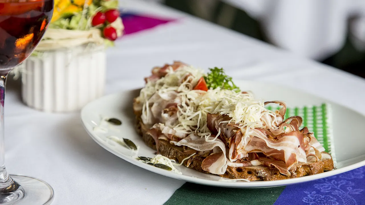 vulkanskinka pepparrot Schilcher vin Steiermark Semester i Österrike