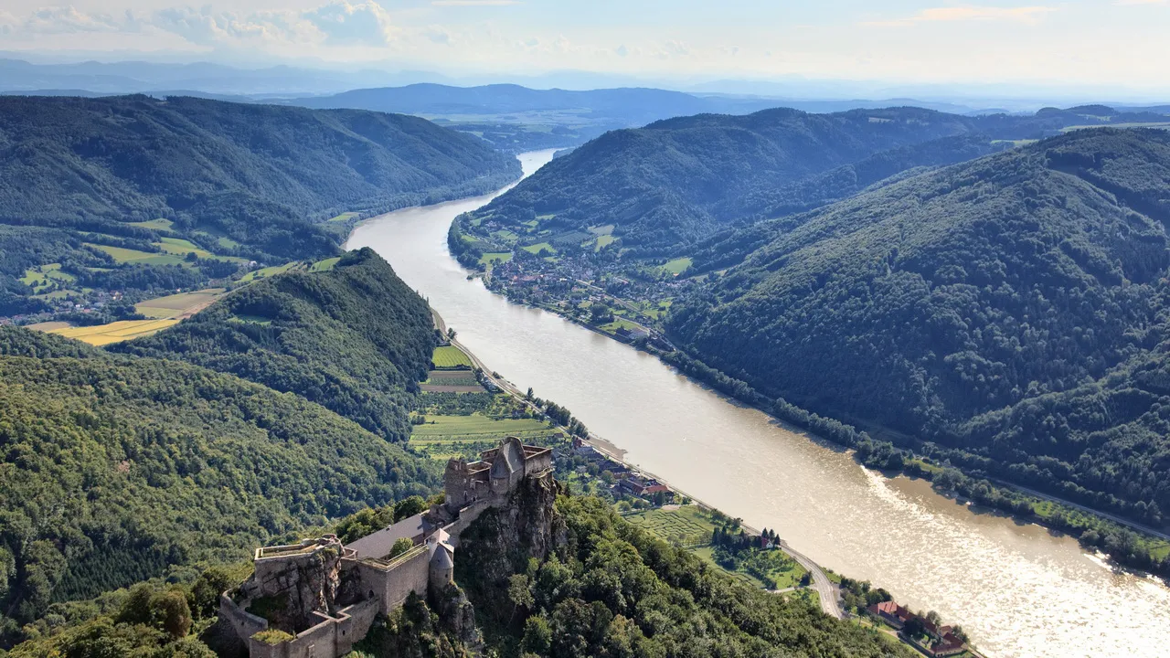 Vandring Cykla längs Donau Passau-Wien