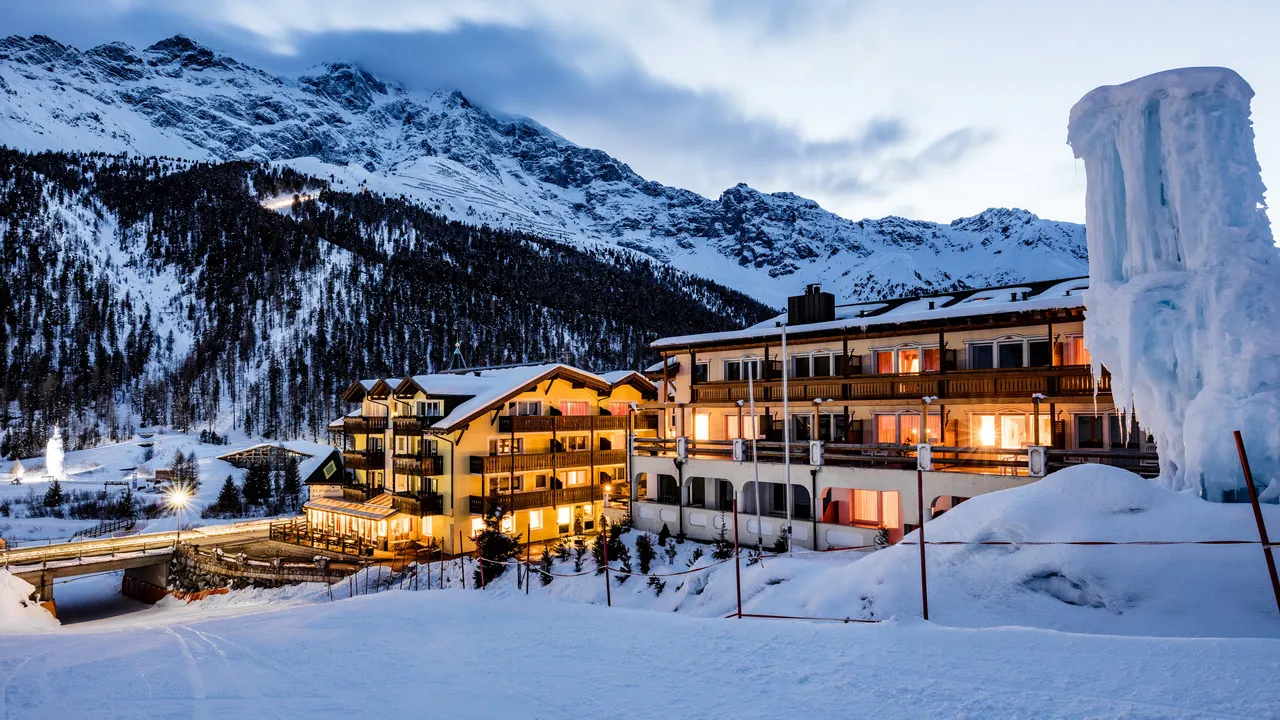 billig Skidsemester Hotel Paradies Sulden vintervy