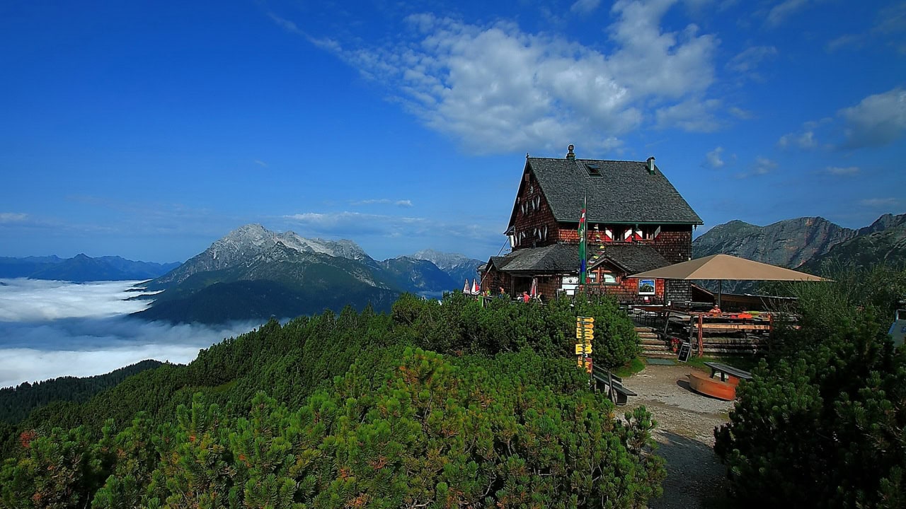 Peter Wiechenthaler Hütte ovanför Saalfelden