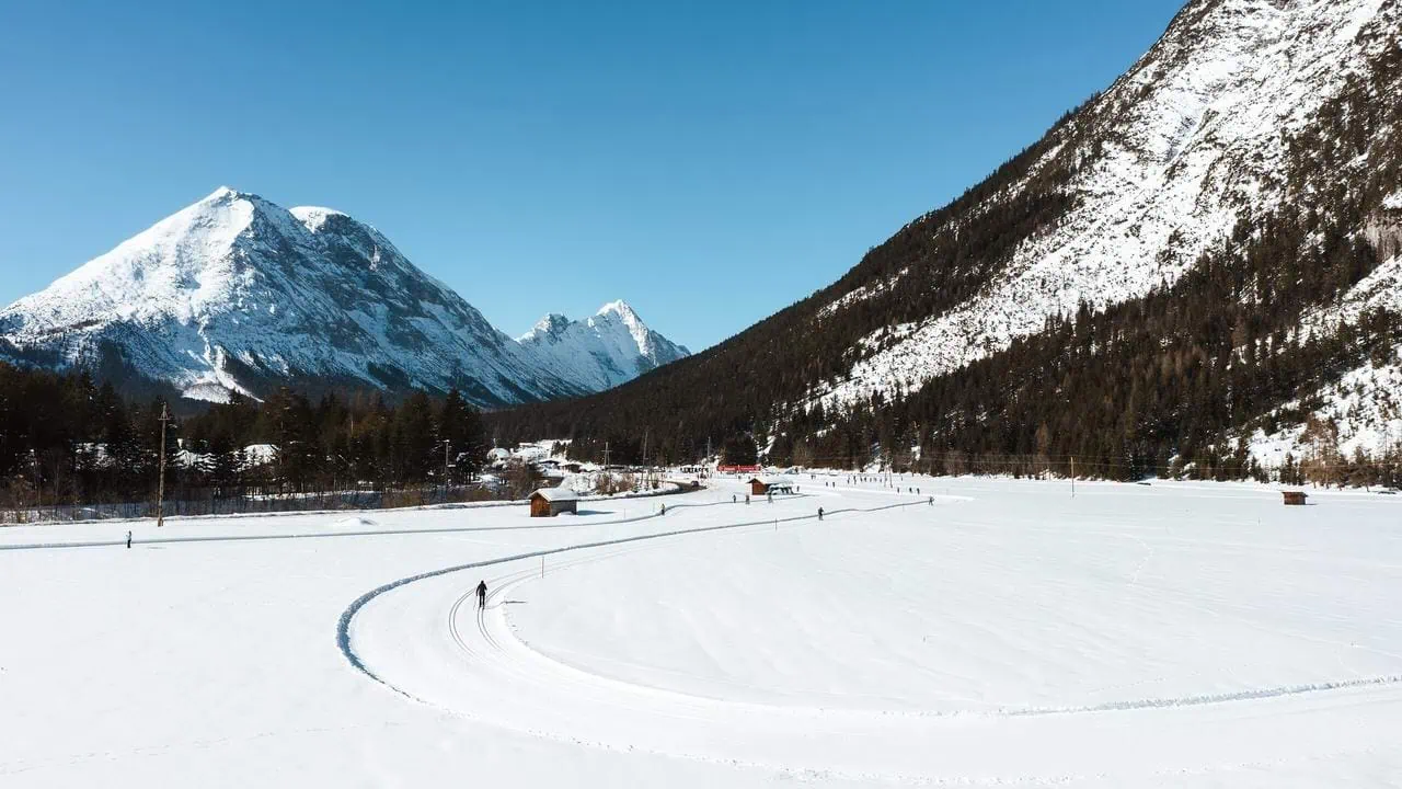 Längdskidåkning Leutasch Tyrolen berg snö vinter