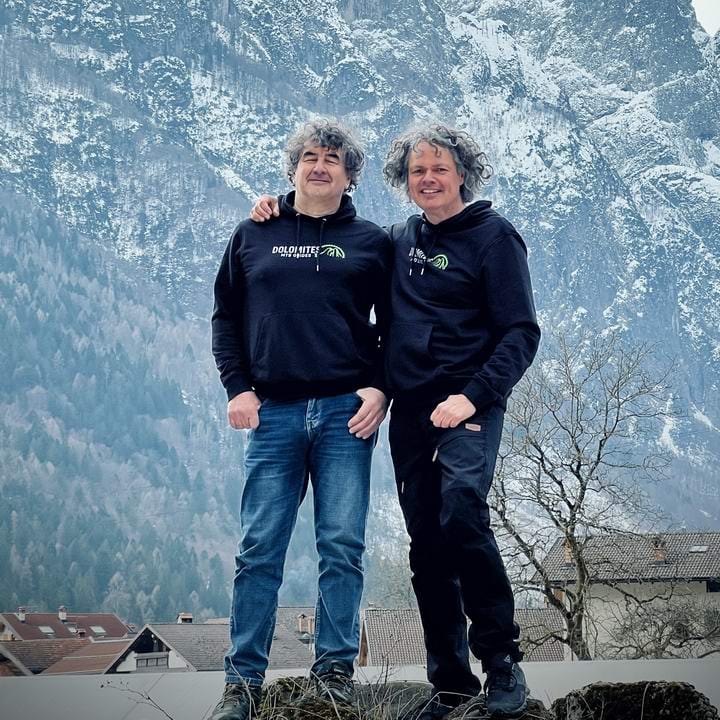 Kalle och Claudio, cykelguider för E-MTB i Doloomiterna