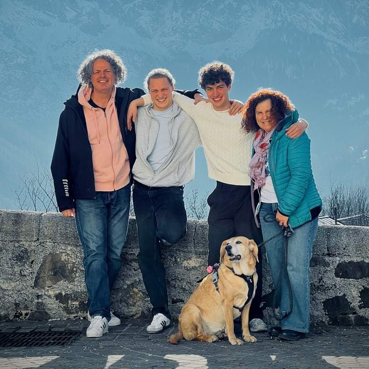 Kalle Bergströms familj. Han är guide för resan E-MTB i Doloomiterna