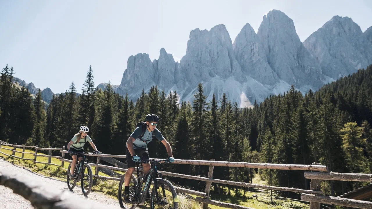 E-MTB i Dolomiterna